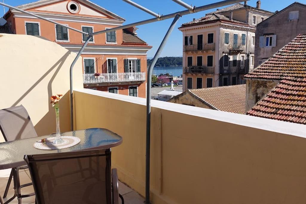 Old Port View Apartment, Διαμέρισμα Στο Κέντρο 2 Υπνοδωματίων Korfu Dış mekan fotoğraf